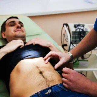 посетить хирурга бесплатно